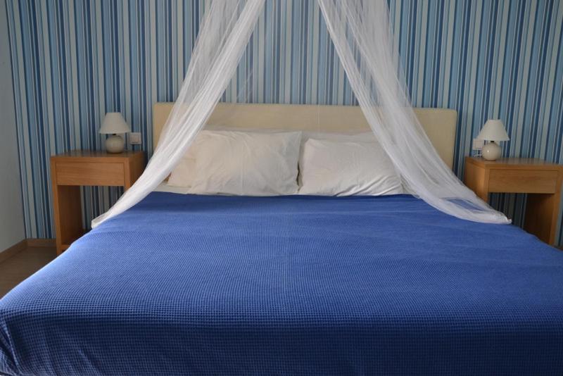Valente Perlia Rooms Poros Town ภายนอก รูปภาพ
